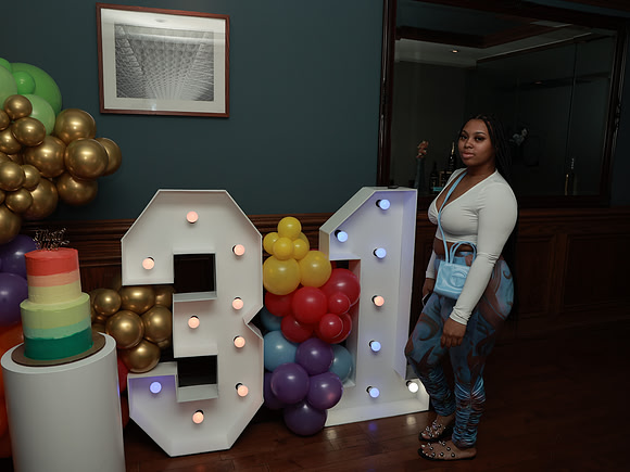 EAVI8422